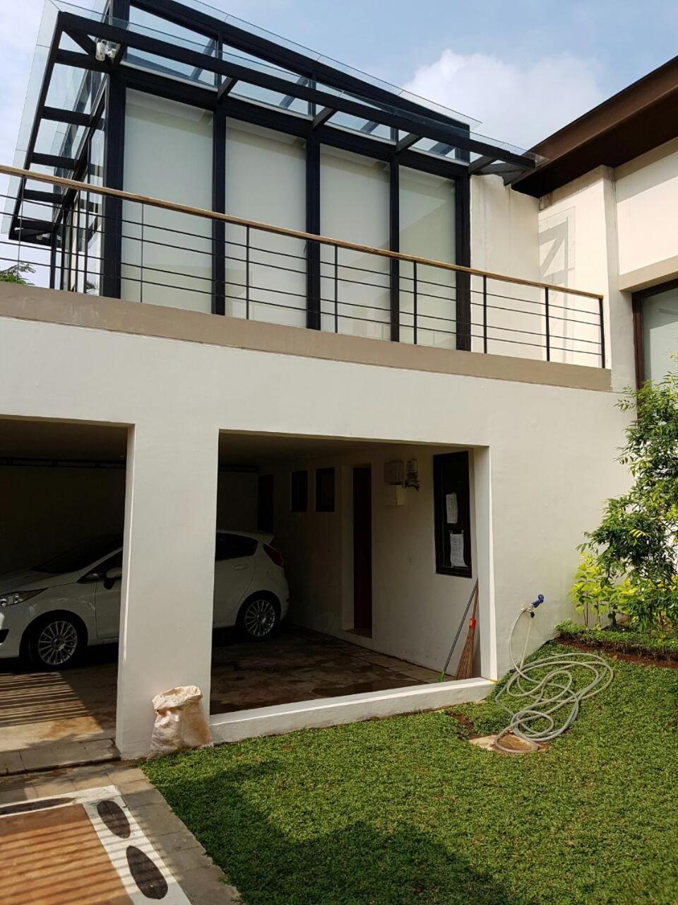 Ophelia At Vimala Hills * Bogor